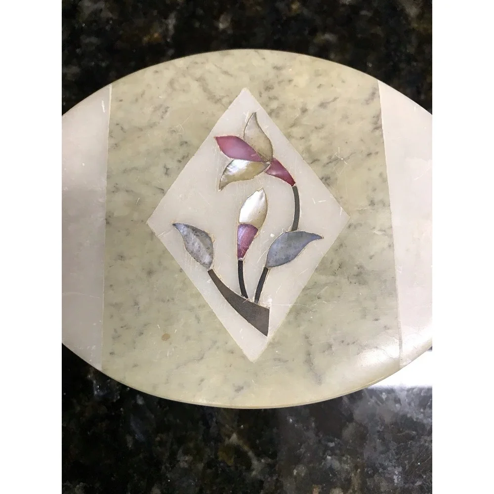 Soapstone Trinket‎ Box Jewelry Inlaid Mother of Pearl Vintage Hand Carved Oval